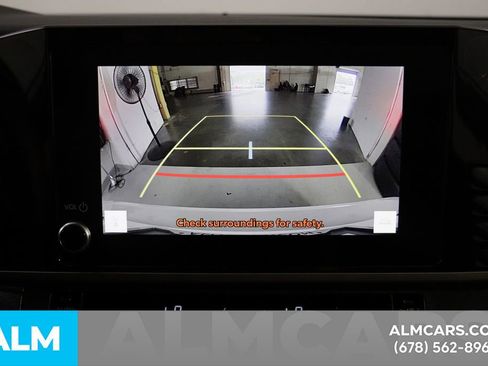 Used 2025 Toyota Camry SE image 33