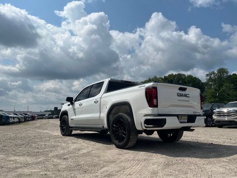 Used 2024 GMC Sierra 1500 Elevation w/ LPO, Elevation Black Package AWD/4WD image 10