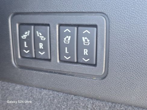 Used 2020 Cadillac XT6 Premium Luxury image 34