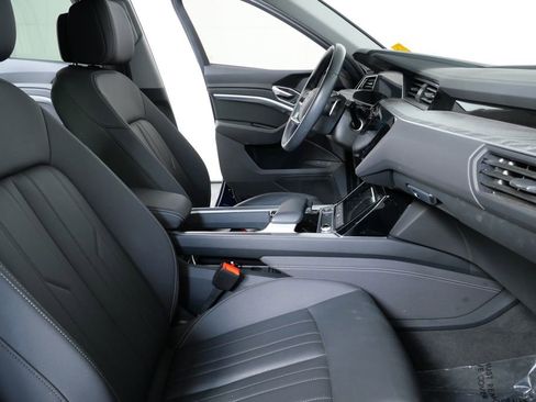 Certified 2021 Audi e-tron Premium w/ Convenience Plus Package image 19