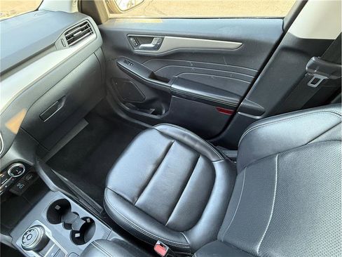 Used 2022 Ford Escape SEL image 9