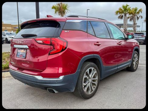 Used 2020 GMC Terrain SLT w/ Preferred Package image 7