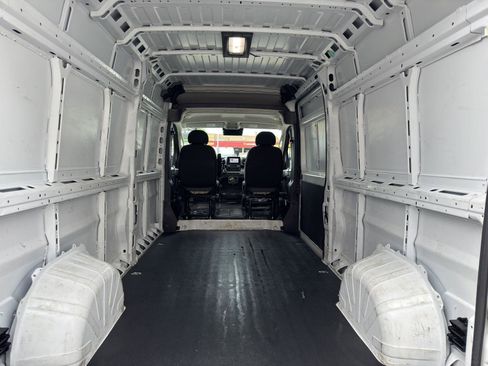 Used 2025 RAM ProMaster 2500 w/ Convenience Group FWD image 6
