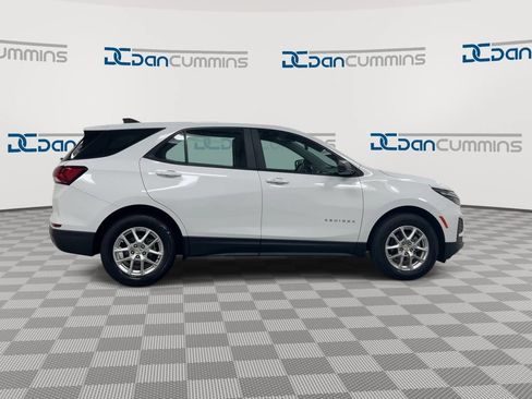 Used 2022 Chevrolet Equinox LS FWD image 9