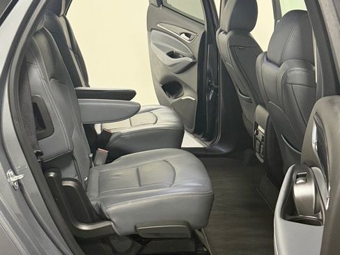 Used 2020 Buick Enclave Essence w/ Sound and Sites Package AWD/4WD image 11