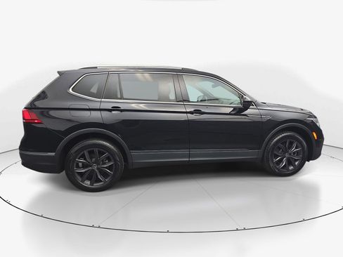 Used 2023 Volkswagen Tiguan SE FWD image 8