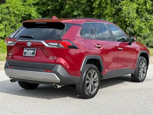 Used 2022 Toyota RAV4 Limited AWD/4WD image 12