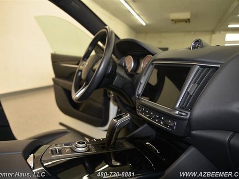 Used 2021 Maserati Levante image 18