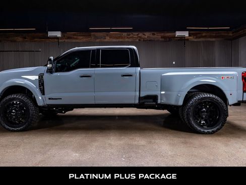 Used 2025 Ford F450 Platinum w/ Platinum Plus Package image 6