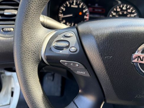 Used 2016 Nissan Pathfinder S FWD image 15