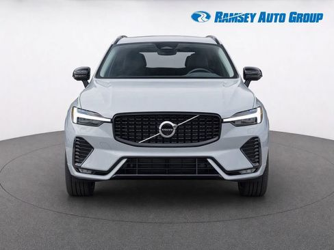 Used 2024 Volvo XC60 B5 Plus AWD/4WD image 5