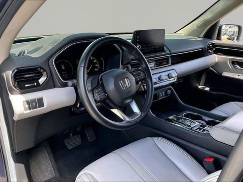 Used 2025 Honda Pilot EX-L image 14