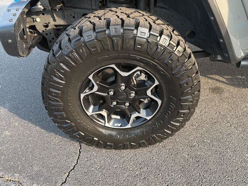 Used 2021 Jeep Wrangler Unlimited Rubicon 4xe w/ Steel Bumper Group AWD/4WD image 40