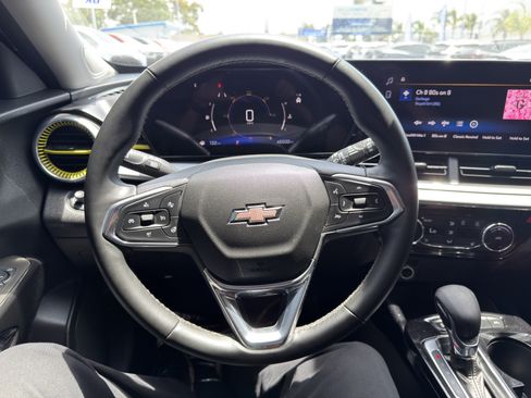 Used 2024 Chevrolet Trax LT w/ Driver Confidence Package FWD image 26