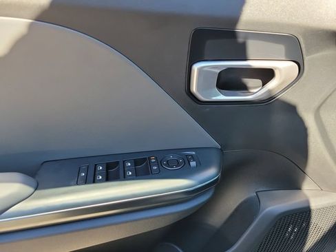 Used 2025 Kia K4 FWD image 31