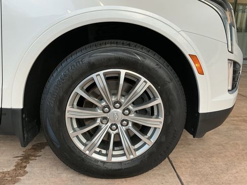 Used 2018 Cadillac XT5 Luxury w/ Driver Awareness Package image 28