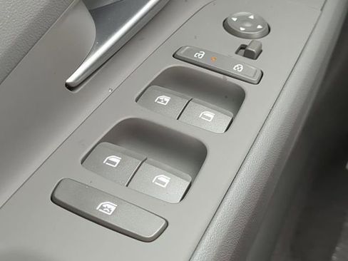Used 2025 Hyundai Elantra SEL FWD image 23