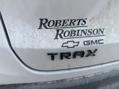 Used 2025 Chevrolet Trax RS w/ Sunroof Package FWD image 26