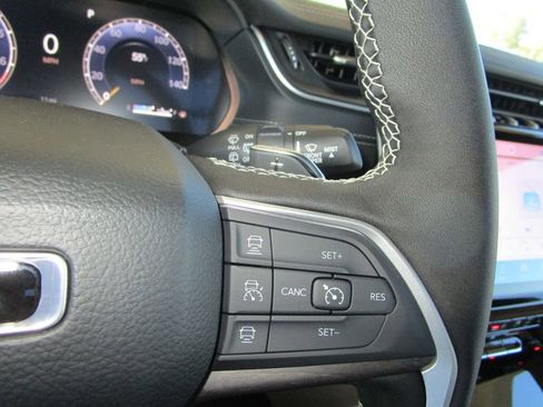 New 2025 Jeep Grand Cherokee L Limited w/ Luxury Tech Group II image 41