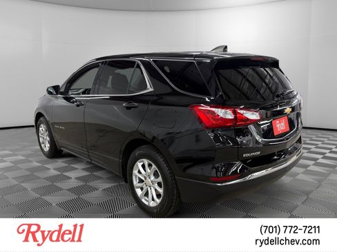 Used 2020 Chevrolet Equinox LT w/ Driver Convenience Package image 3