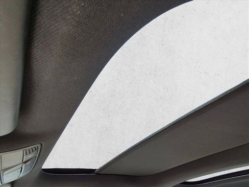 Used 2019 Mercedes-Benz E 300 4MATIC image 9
