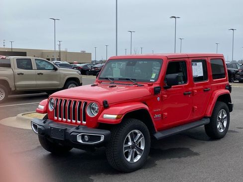 Used 2021 Jeep Wrangler Unlimited Sahara w/ Cold Weather Group AWD/4WD image 3