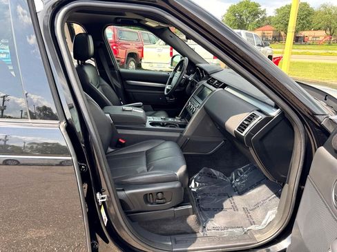 Used 2020 Land Rover Discovery Landmark image 34