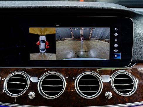 Used 2021 Mercedes-Benz E 450 4MATIC Sedan image 21