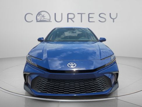 Used 2026 Toyota Camry SE FWD image 8