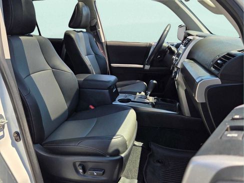 Used 2024 Toyota 4Runner SR5 Premium w/ Moonroof Package RWD image 19