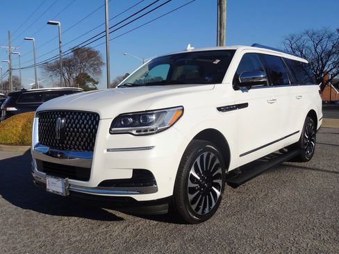 Used 2023 Lincoln Navigator L Black Label image 7
