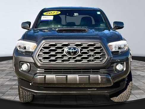Used 2022 Toyota Tacoma TRD Sport w/ Technology Package AWD/4WD image 3