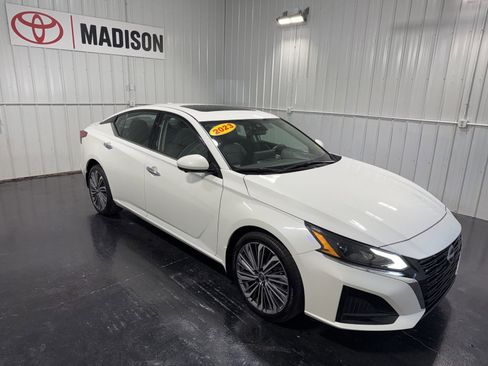 Used 2023 Nissan Altima 2.5 SL AWD/4WD image 4
