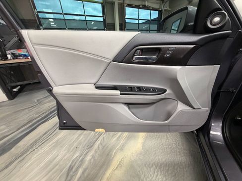 Used 2014 Honda Accord EX-L image 57