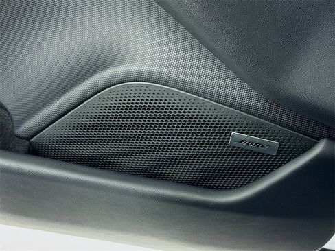 Used 2024 Porsche Taycan image 12