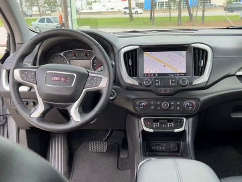 Used 2023 GMC Terrain SLT w/ Tech Package image 21