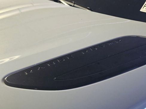 Used 2025 Land Rover Range Rover Velar Dynamic SE image 29