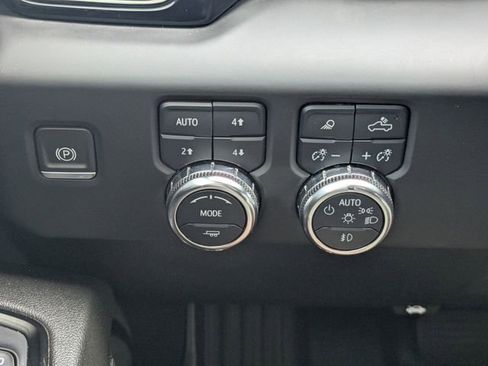 Used 2024 GMC Sierra 2500 AT4 w/ Technology Package AWD/4WD image 26