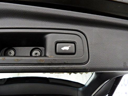 Used 2020 Honda Pilot Black Edition image 15