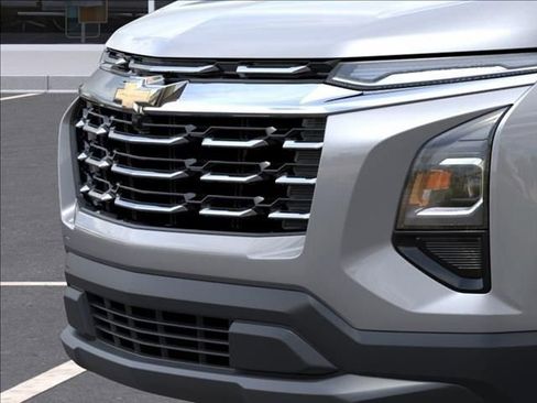 New 2026 Chevrolet Equinox LT w/ Convenience Package II FWD image 13