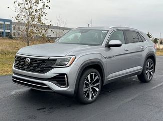 New 2026 Volkswagen Atlas Cross Sport SEL Premium R-Line AWD/4WD video 3