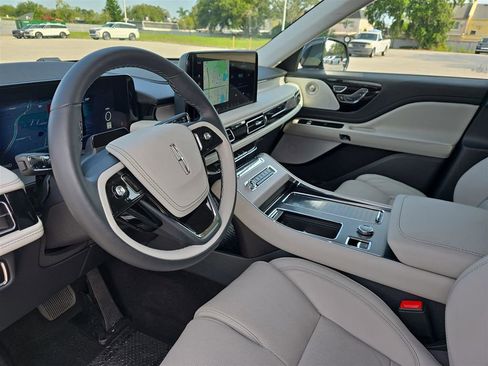New 2025 Lincoln Aviator Reserve w/ Luxury Package image 21
