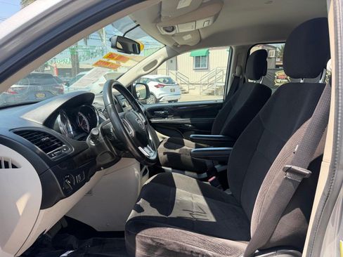 Used 2014 Dodge Grand Caravan SE w/ Quick Order Package 29E SE FWD image 17