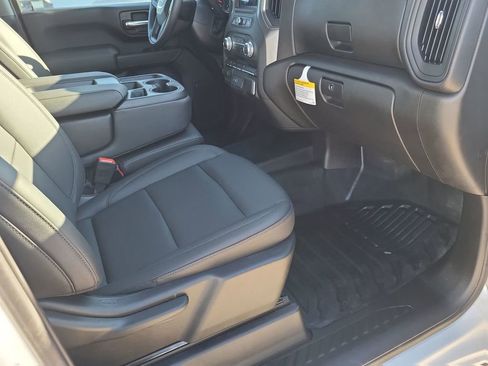 Used 2025 GMC Sierra 3500 Pro w/ Convenience Package image 22