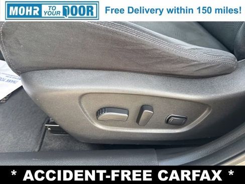 Used 2016 Nissan Rogue SV w/ SV Premium Package image 12