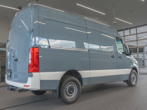 Certified 2025 Mercedes-Benz Sprinter 2500 image 31