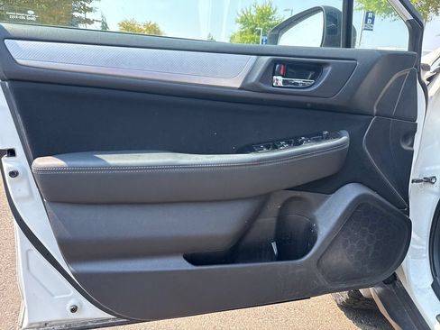 Used 2019 Subaru Outback 2.5i Premium AWD/4WD image 17