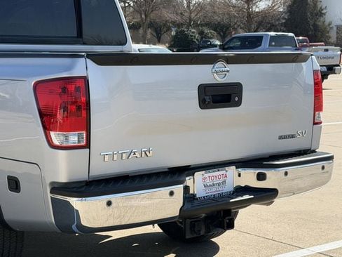Used 2015 Nissan Titan SV w/ SV Value Truck Package image 6