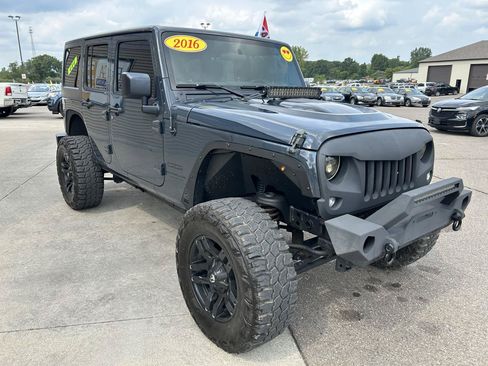 Used 2016 Jeep Wrangler Unlimited Sport w/ Max Tow Package AWD/4WD image 3