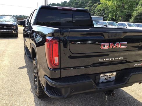 Used 2024 GMC Sierra 1500 AT4 w/ AT4 Premium Package AWD/4WD image 12